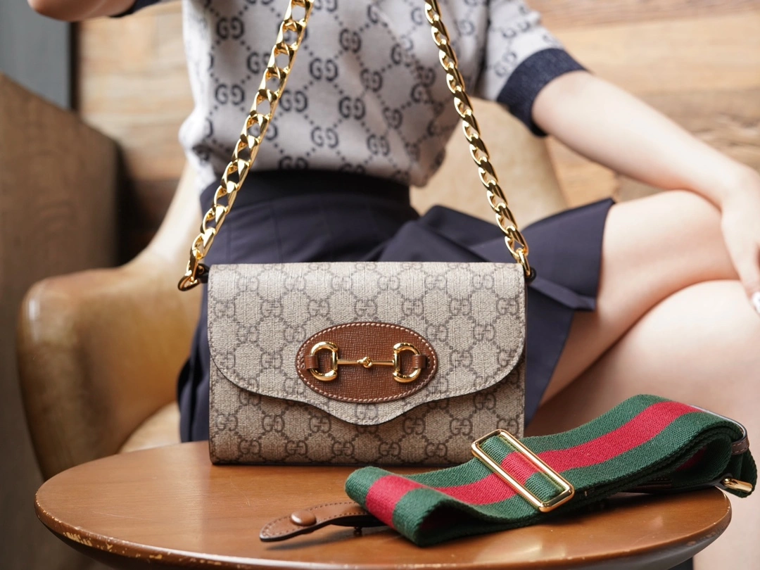 MOMO-- 724713-HUHHX-8565 item：C-B461H1055Q