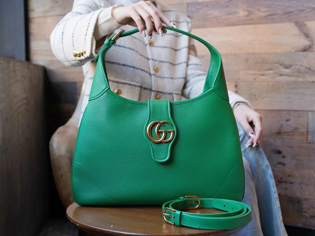MOMO-- 726274-AAA9F-3727 high quality version item：C-B461H1087Q