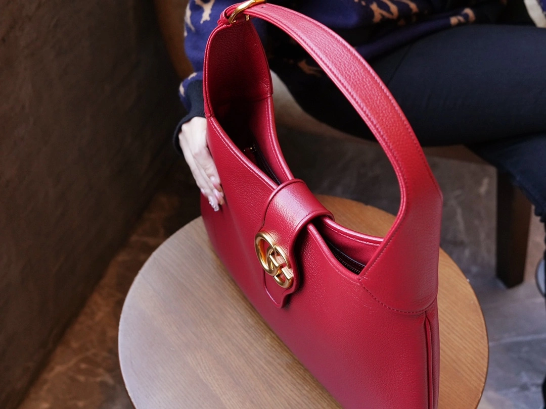 MOMO-- 726274-AAA9F-6433 high quality version item：C-B461H1091Q