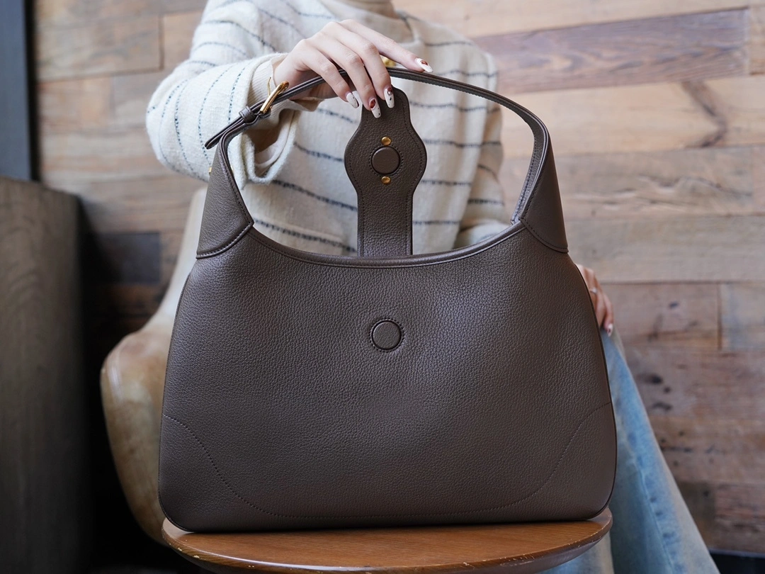 MOMO-- 726274-AABE9-2528 high quality version item：C-B461H1088Q