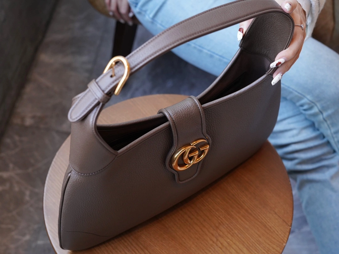 MOMO-- 726274-AABE9-2528 high quality version item：C-B461H1088Q