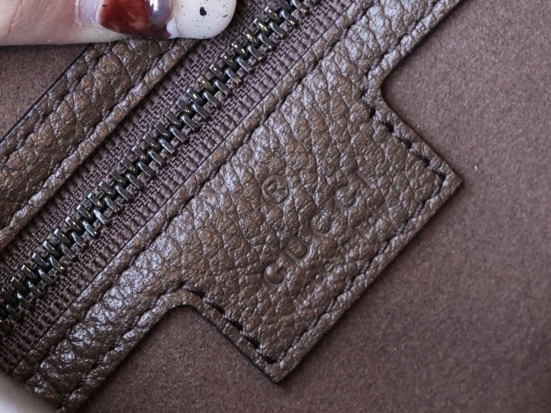 MOMO-- 726274-AABE9-2528 high quality version item：C-B461H1088Q