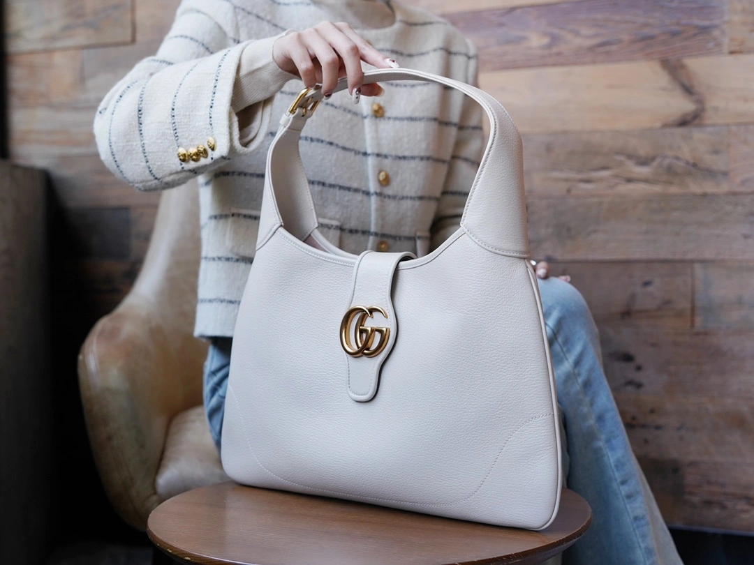 MOMO-- 726274-AABE9-9022 high quality version item：C-B461H1089Q