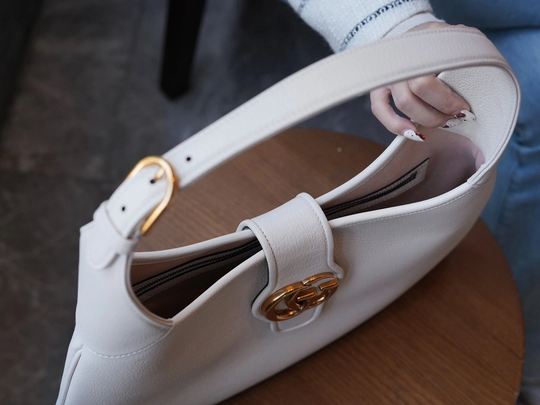 MOMO-- 726274-AABE9-9022 high quality version item：C-B461H1089Q