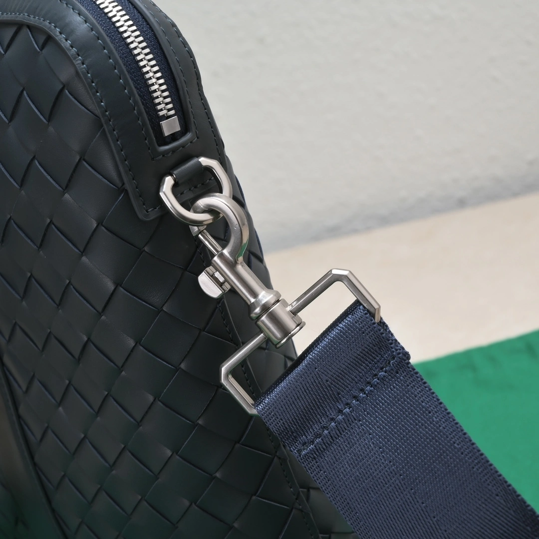 MOMO-- 732069V2E418838 Calfskin item:C-B134L0929R