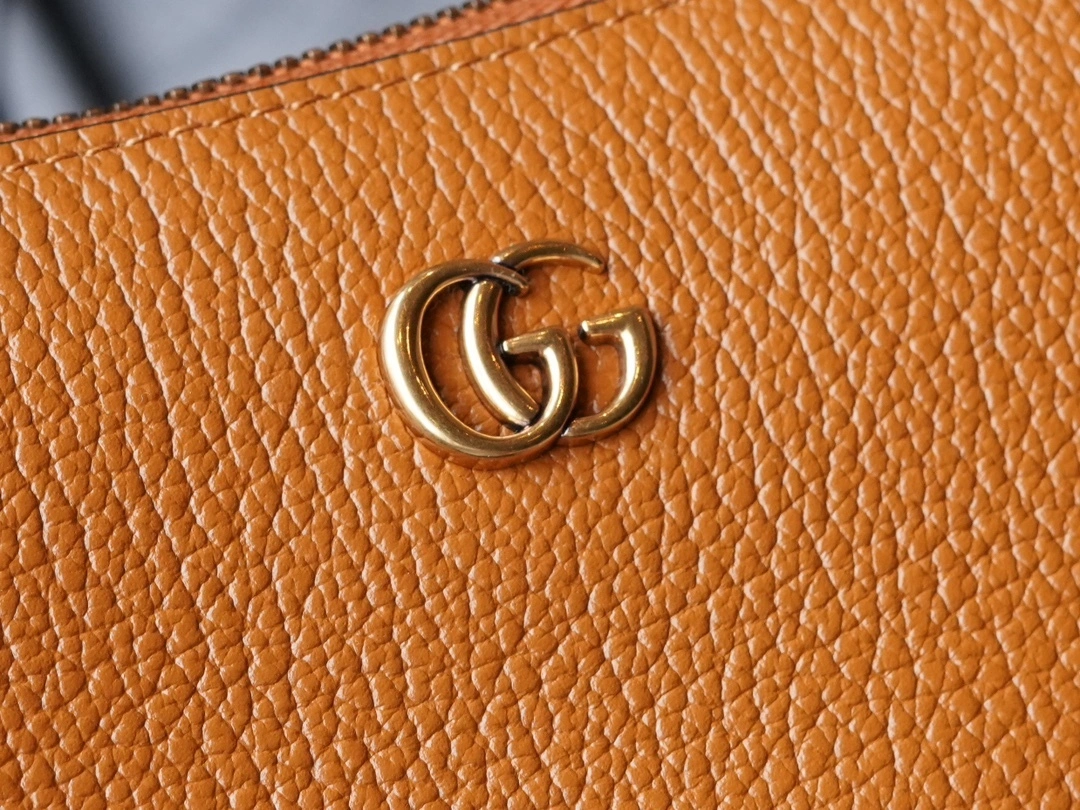 MOMO-- 739076-AAA9F-2316 item：C-B461H1072Q
