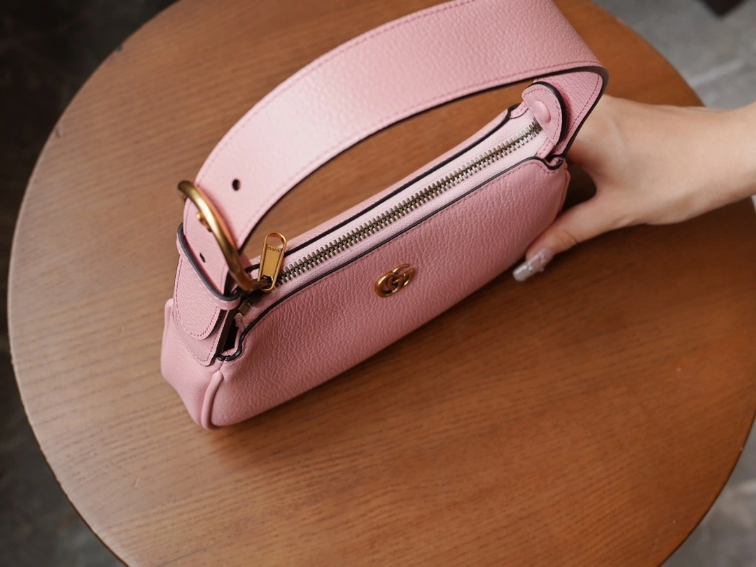 MOMO-- 739076-AAA9F-5815 item：C-B461H1075Q