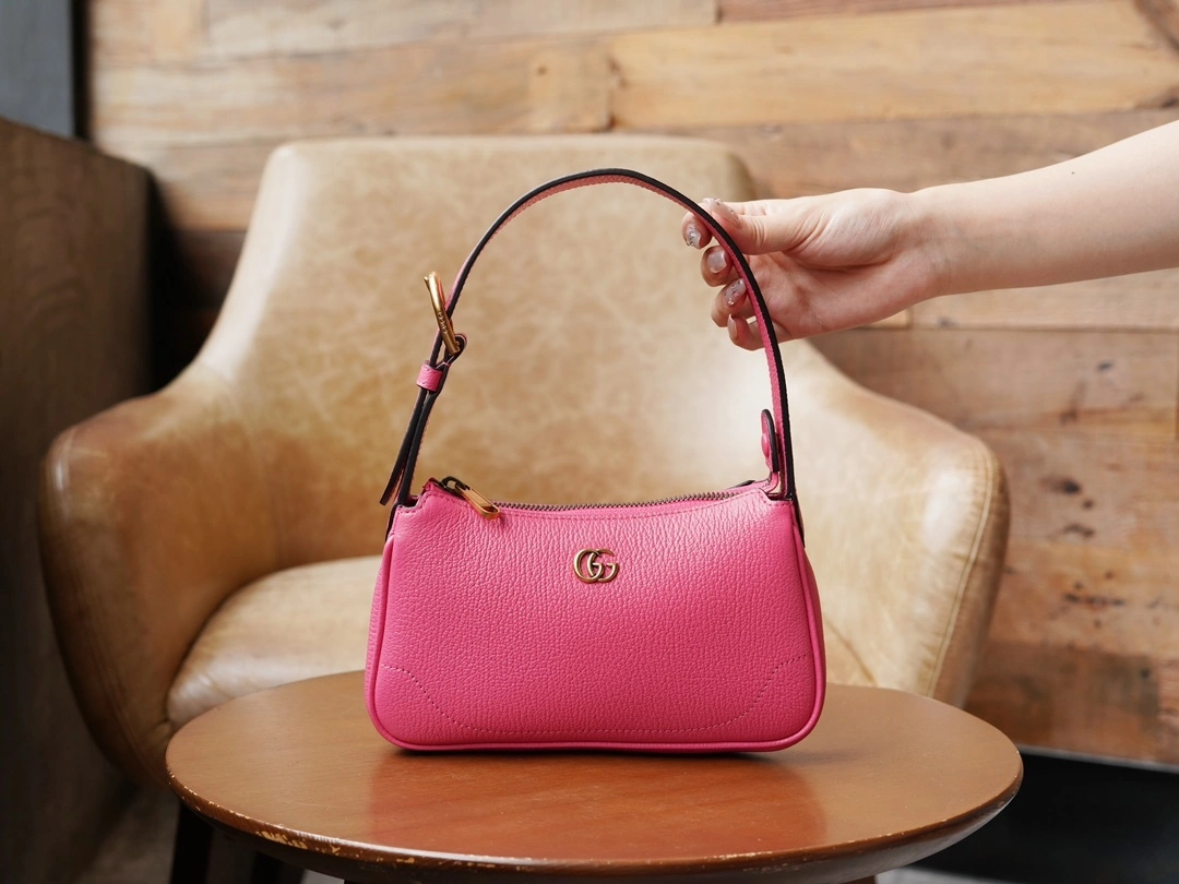 MOMO-- 739076-AAA9F-6627 item：C-B461H1073Q