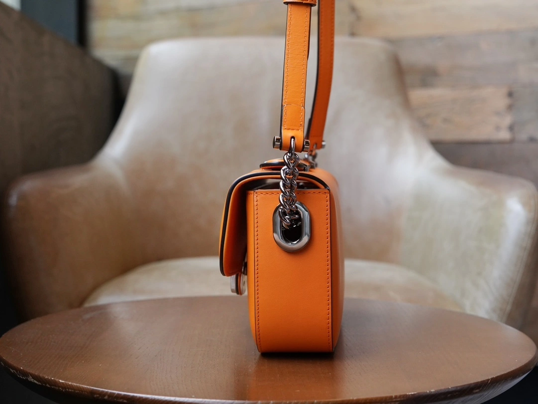 MOMO-- 739722-AABSG-7603 high quality version item：C-B461H1059Q