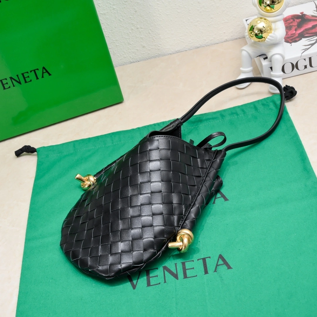 MOMO-- 740898VCPP11019 Solstice Shoulder Ba item:C-B134L0851R