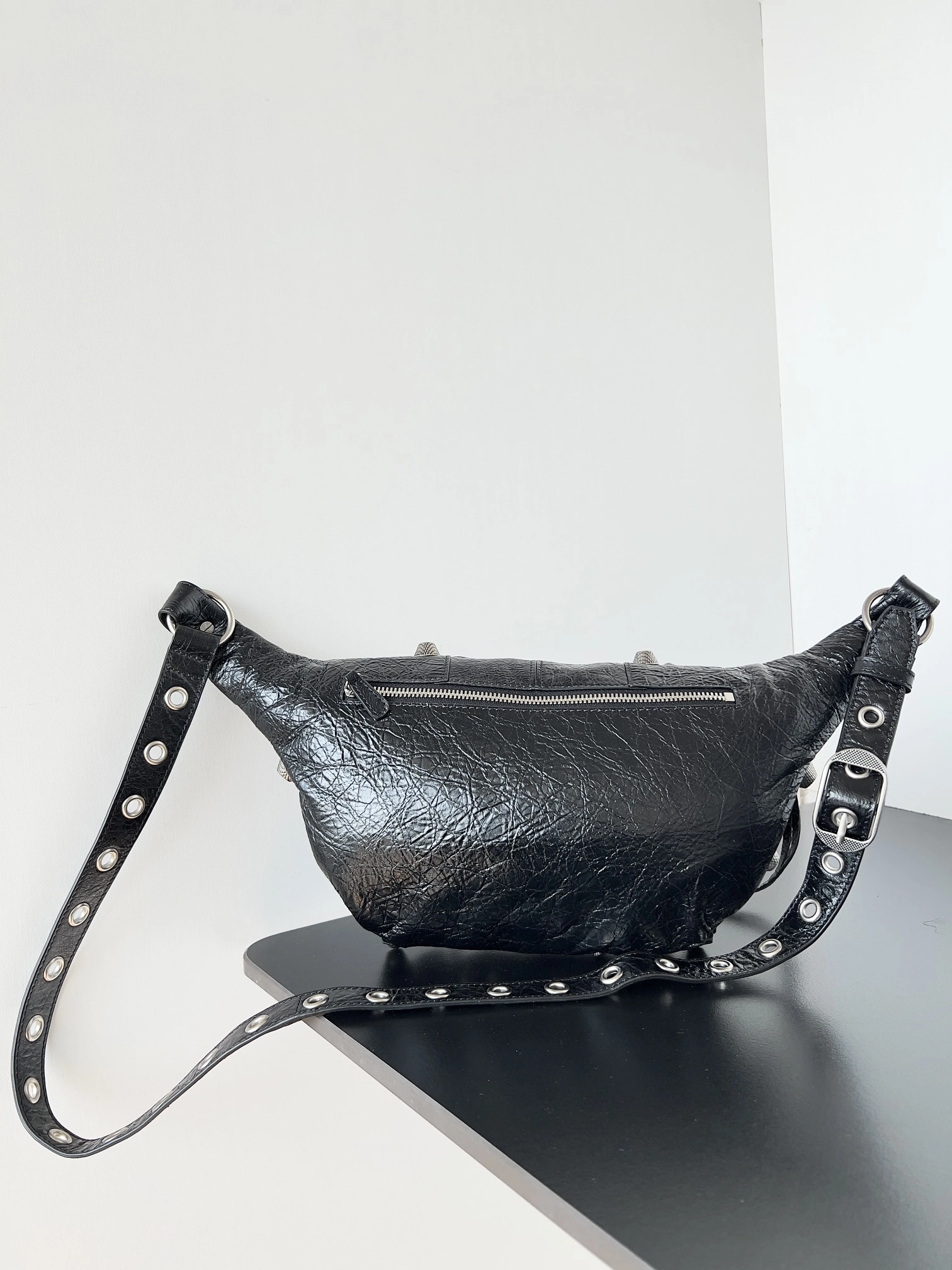 MOMO-- 742014210KR1000 sheepskin item:D-B063A1551