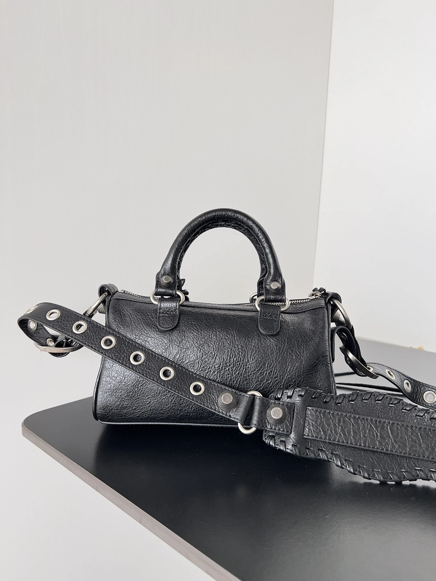 MOMO-- 7433561VG9Y1000 Le Cagole mini duffle bag sheepskin item:C-B063L0865R