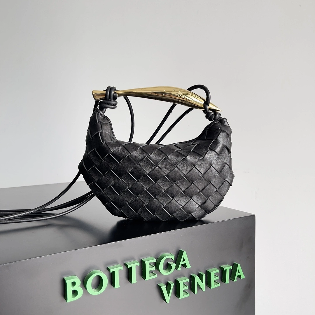 MOMO-- 744267VCPP11019 item:D-B063A1564