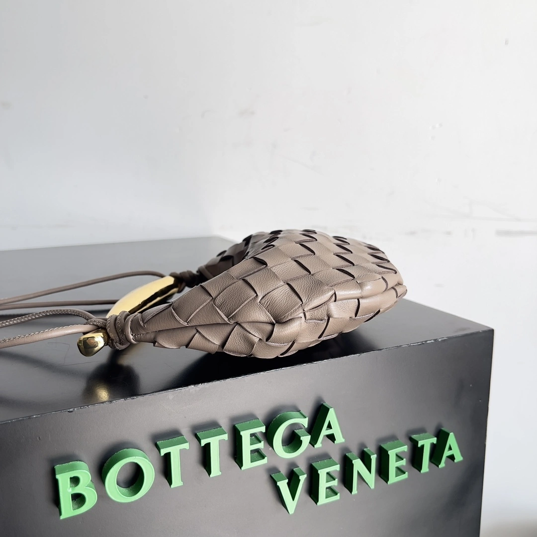 MOMO-- 744267VCPP12562 item:D-B063A1639