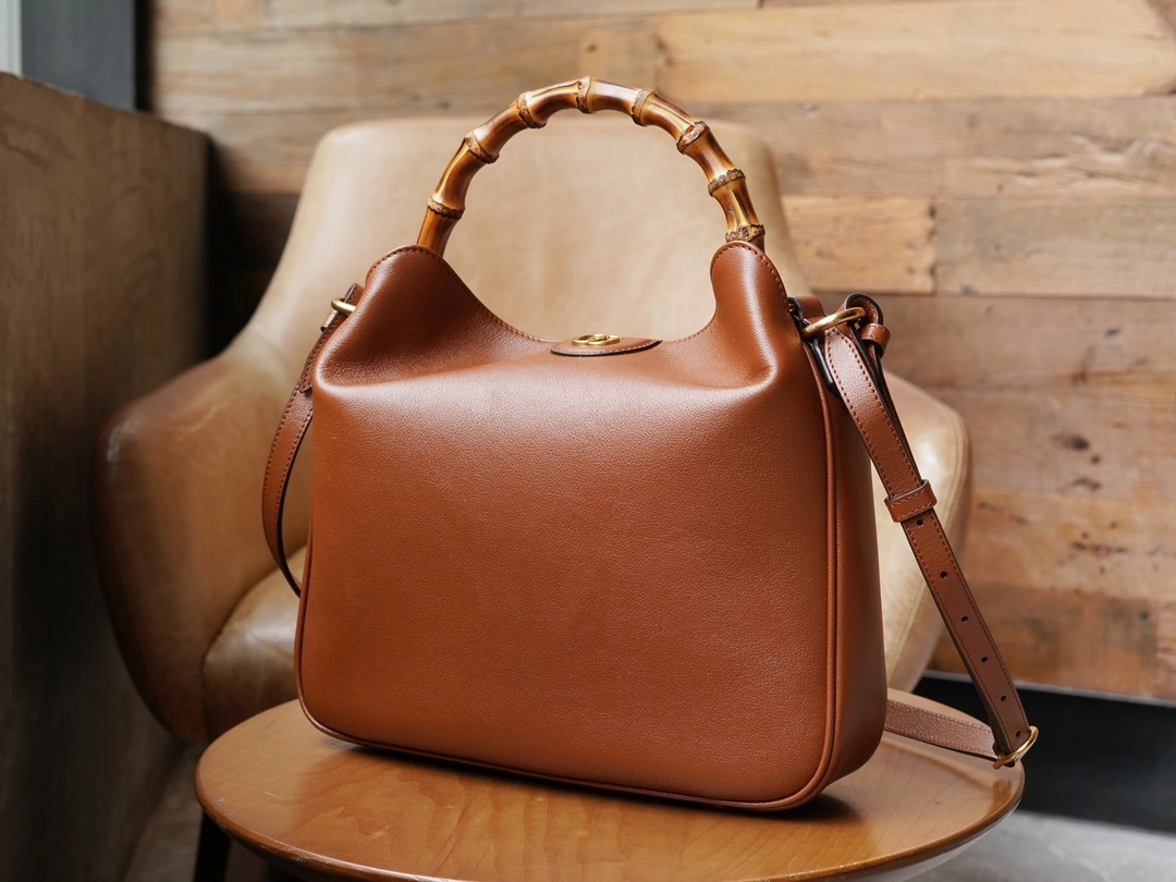 MOMO-- 746124-UAAAY-2548 high quality version item：C-B461H1069Q