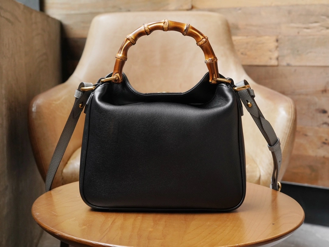 MOMO-- 746251-UAAAY-1092 high quality version item：C-B461H1066Q