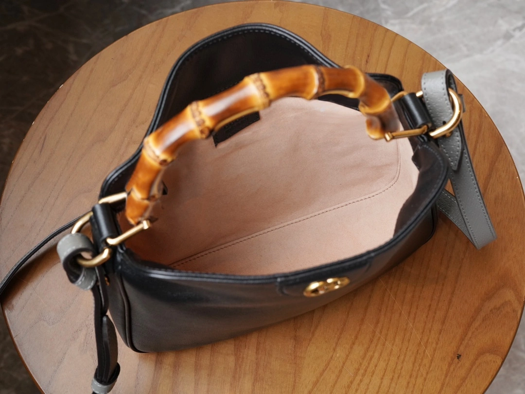 MOMO-- 746251-UAAAY-1092 high quality version item：C-B461H1066Q