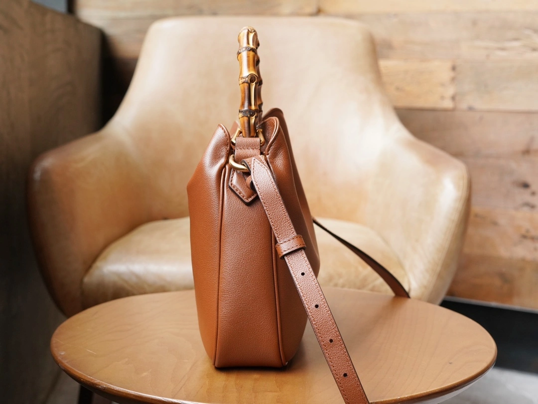 MOMO-- 746251-UAAAY-2548 high quality version item：C-B461H1070Q
