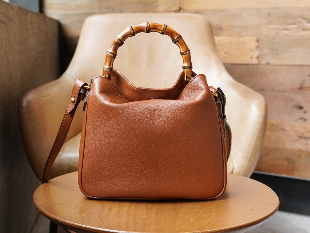 MOMO-- 746251-UAAAY-2548 high quality version item：C-B461H1070Q