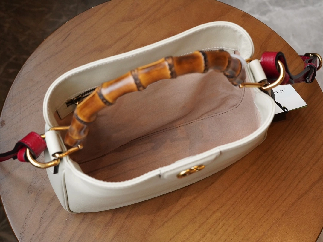 MOMO-- 746251-UAAAY-9043 high quality version item：C-B461H1068Q