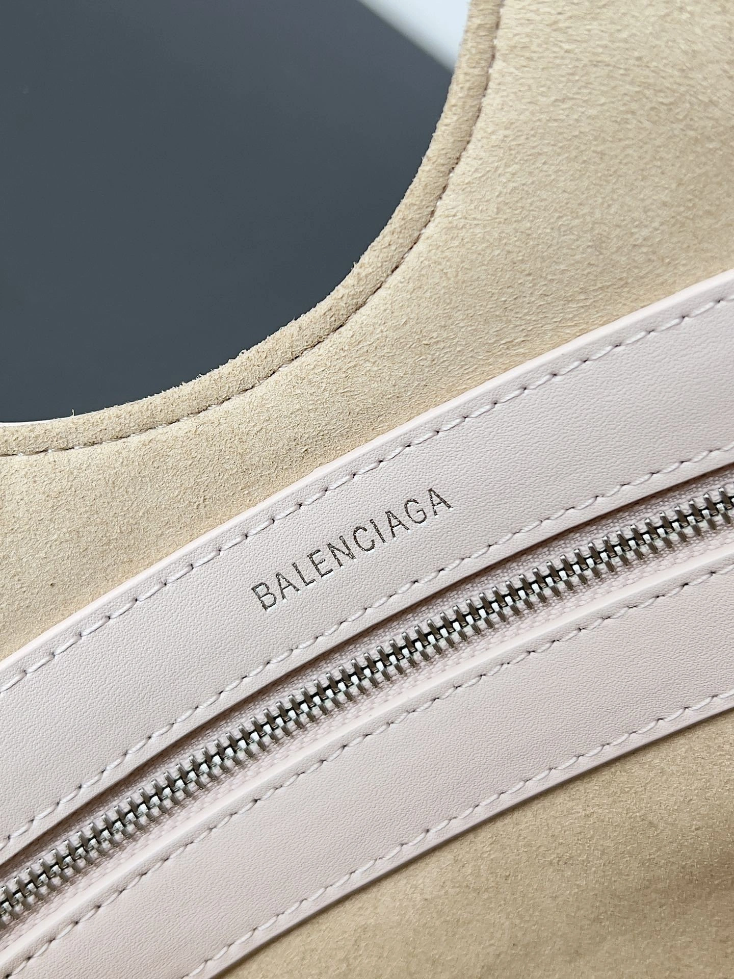 MOMO-- 7470362AAOS9914 Mary kate cowhide item:C-B063L0937R