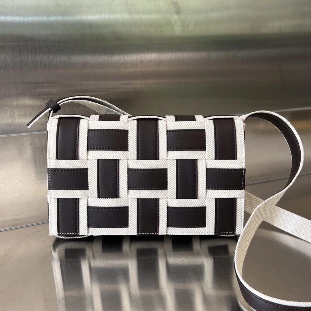 MOMO-- 755217V2OS29284 cowhide item:D-B063E1166