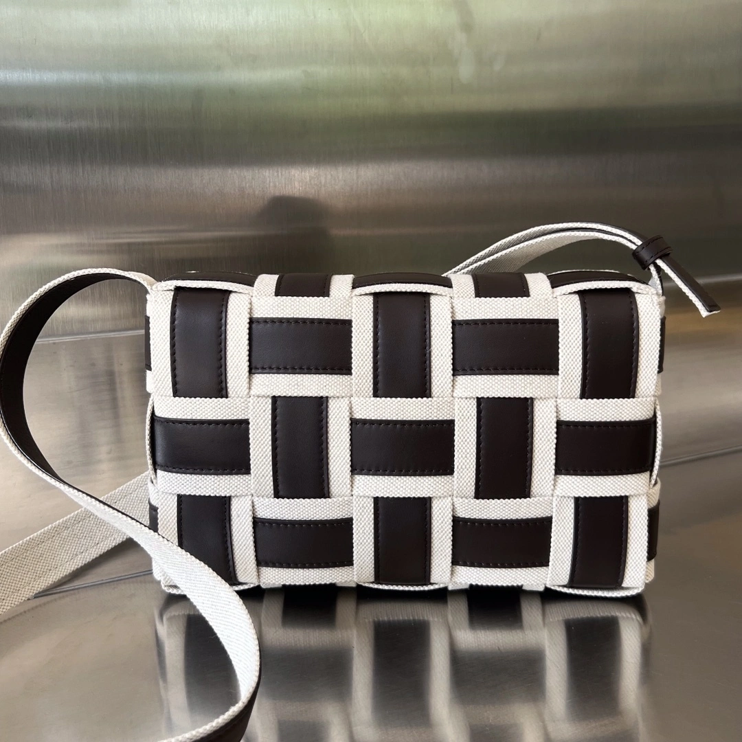 MOMO-- 755217V2OS29284 cowhide item:D-B063E1166
