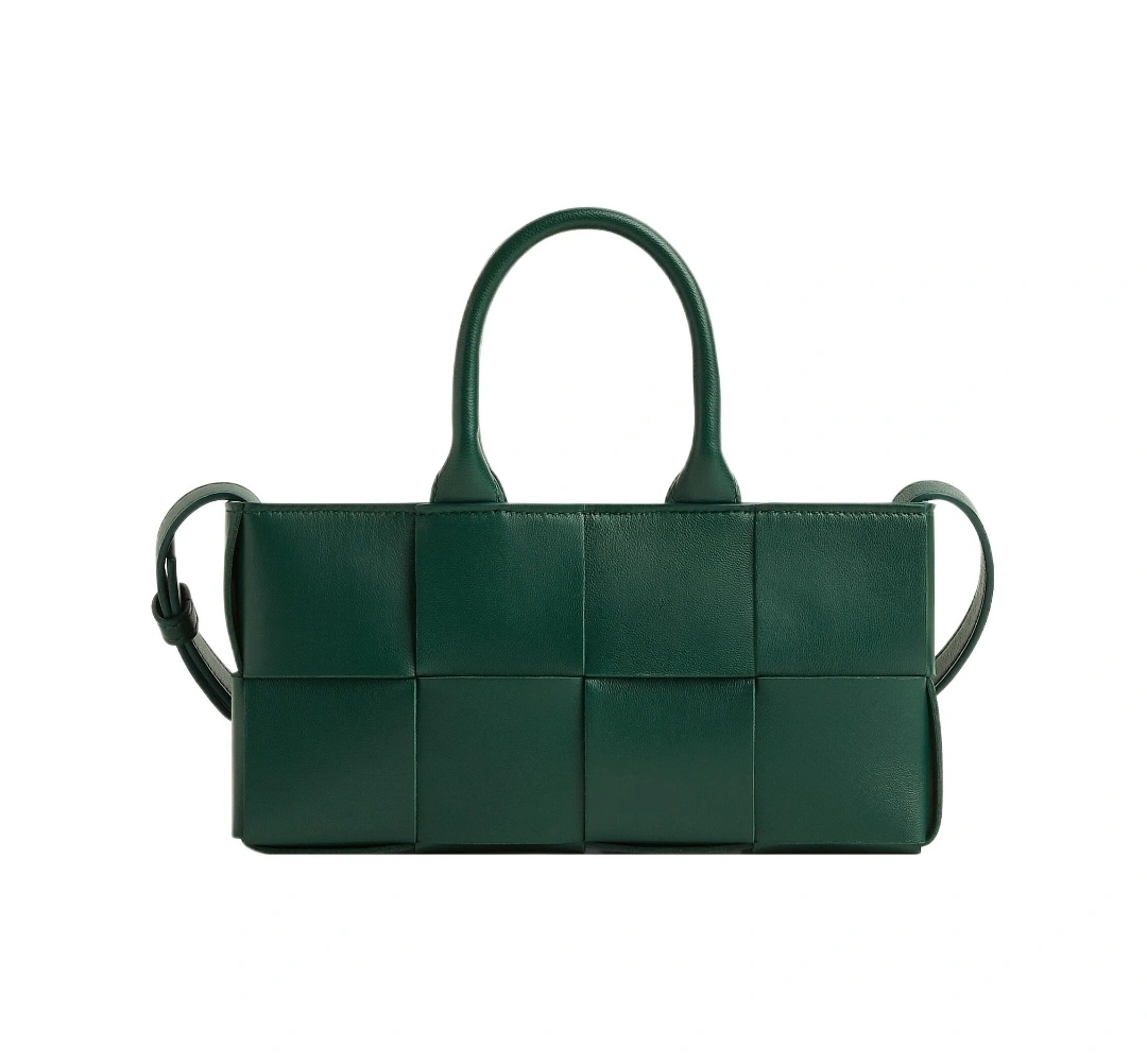 MOMO-- 776778VCQC23049 sheepskin item:D-B063E1119