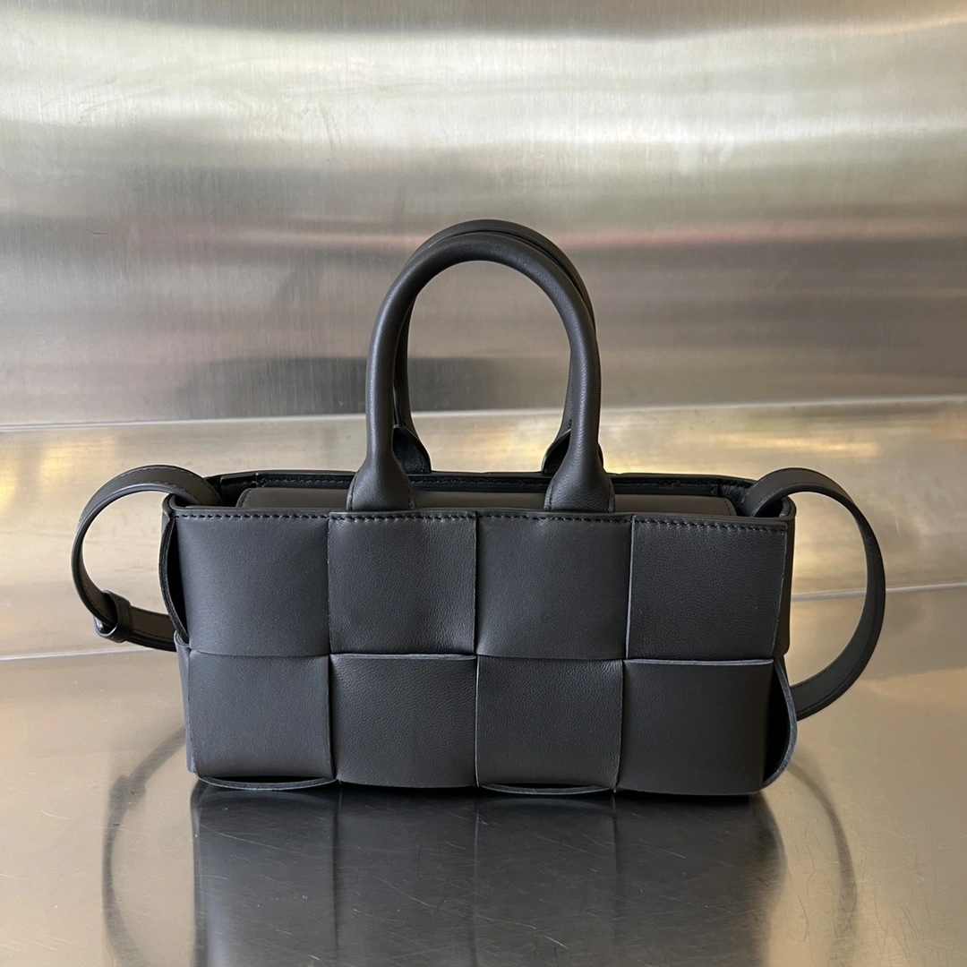 MOMO-- 776778VCQC28425 sheepskin item:D-B063E1118
