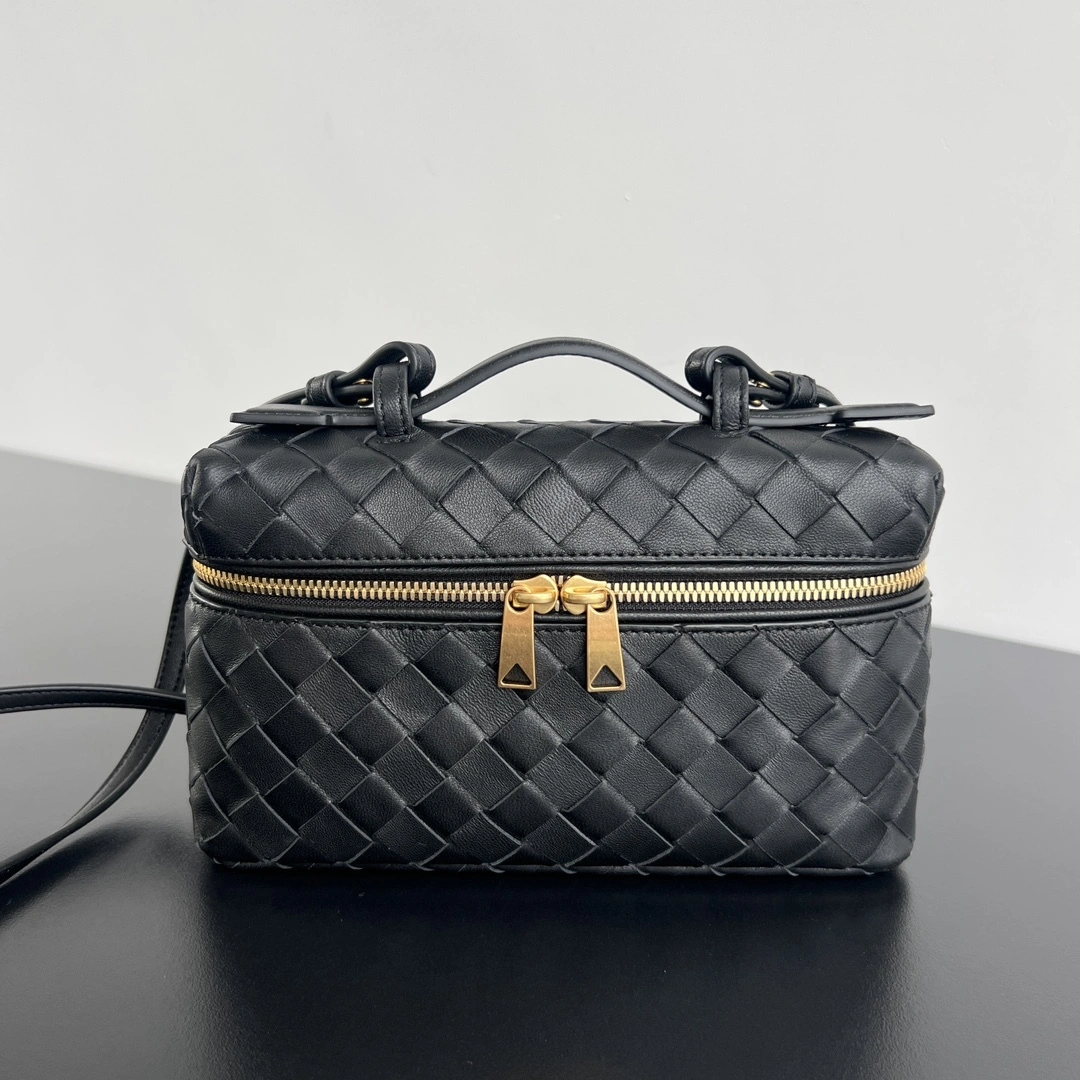 MOMO-- 789109V3IV18425 cowhide item:D-B063E1116