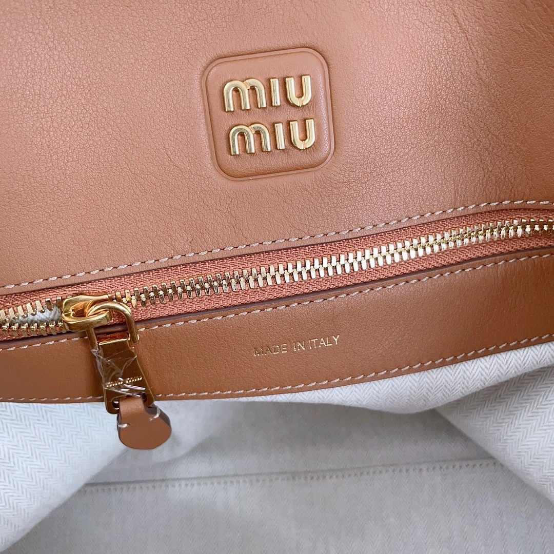MOMO-- 7iu7iu 5BA289_2CRM_F0046_V_OOO Calfskin item:D-B063G2675