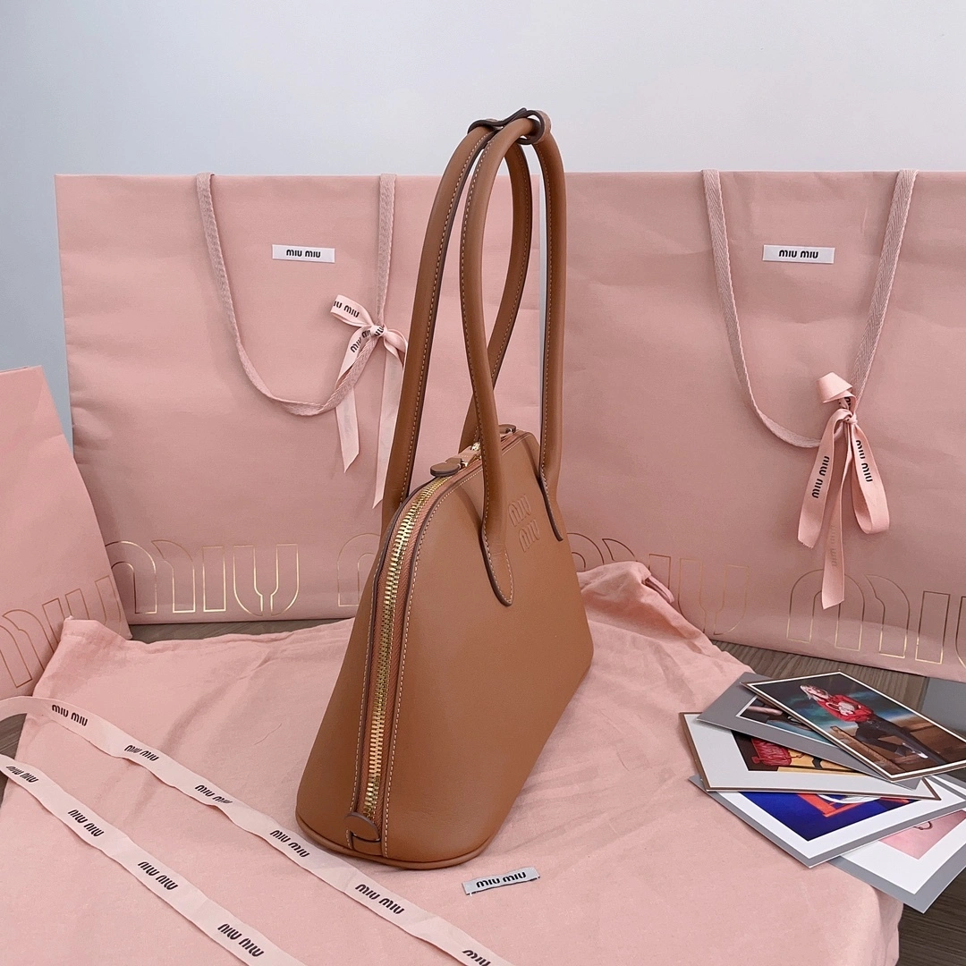 MOMO-- 7iu7iu 5BA290-2CRM-F0046-V-OOO Calfskin item:D-B063G2676