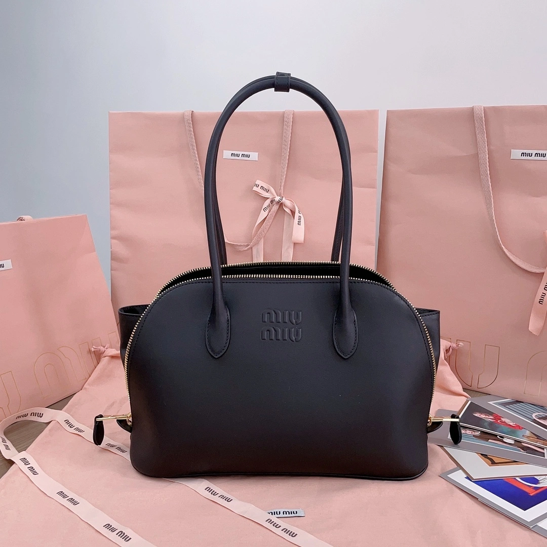 MOMO-- 7iu7iu 5BA290_2CRM_F0002_V_OOO Calfskin item:D-B063G2677