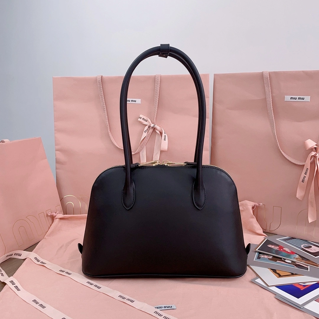 MOMO-- 7iu7iu 5BA290_2CRM_F0002_V_OOO Calfskin item:D-B063G2677