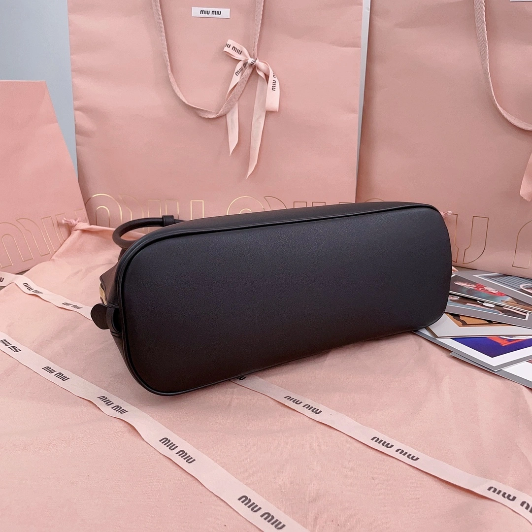 MOMO-- 7iu7iu 5BA290_2CRM_F0002_V_OOO Calfskin item:D-B063G2677