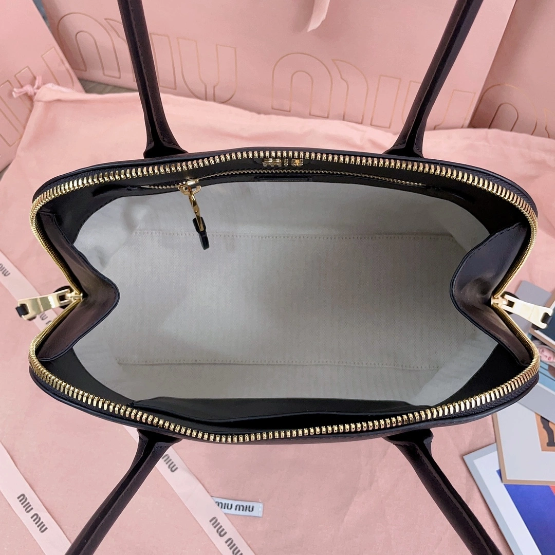 MOMO-- 7iu7iu 5BA290_2CRM_F0002_V_OOO Calfskin item:D-B063G2677