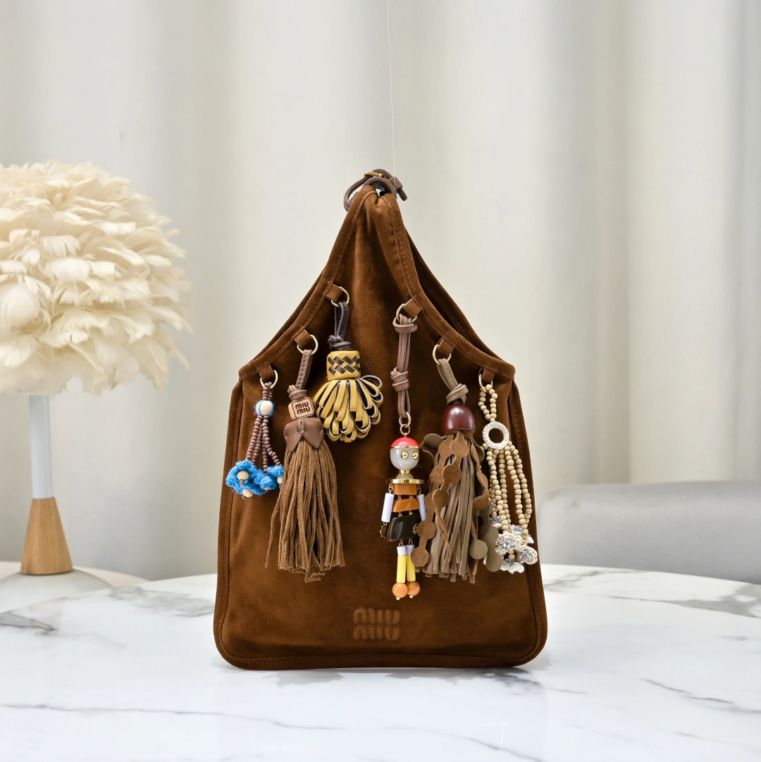 MOMO-- 7iu7iu 5BA295_2IBU_F0316 sheepskin item:E-B000G1301