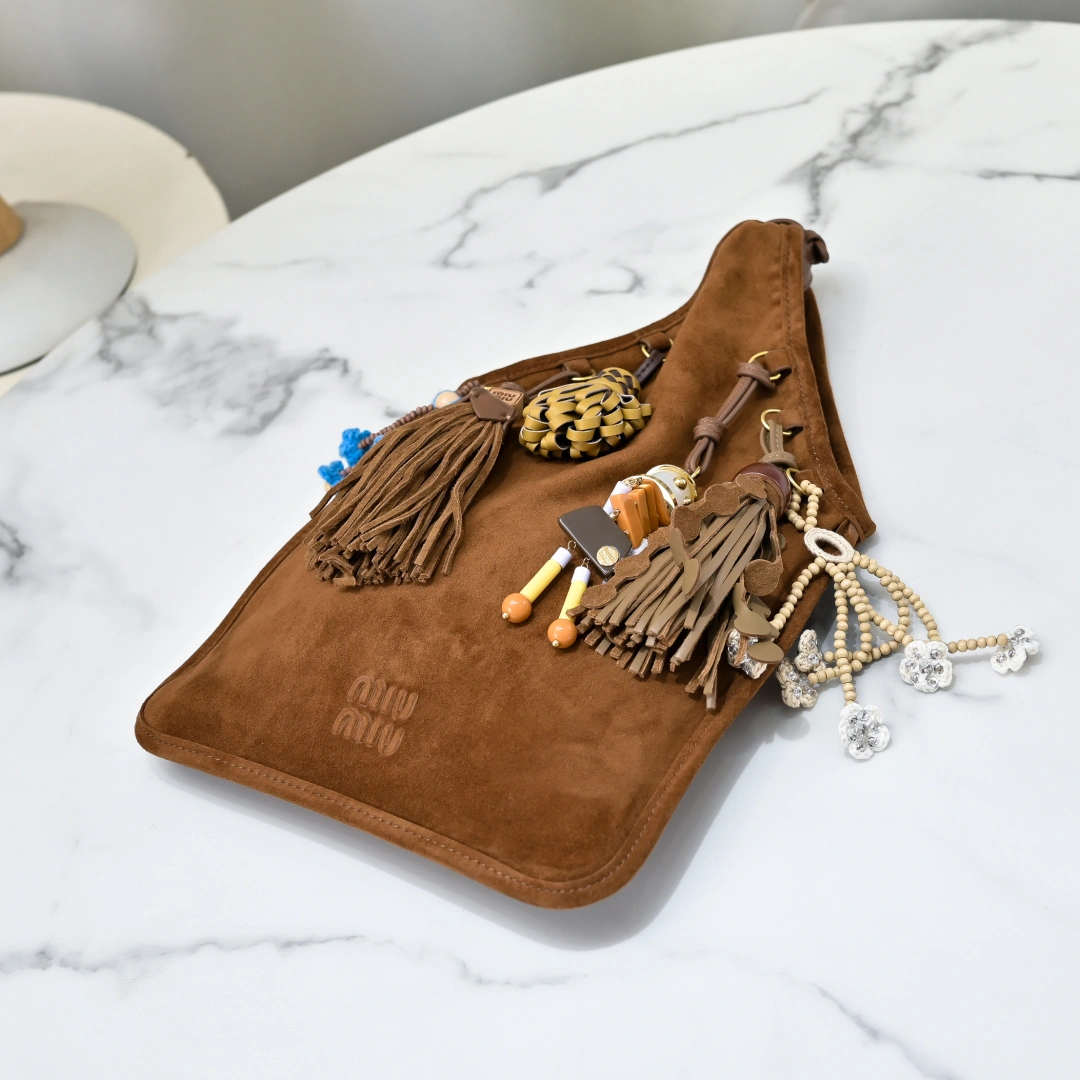 MOMO-- 7iu7iu 5BA295_2IBU_F0316 sheepskin item:E-B000G1301