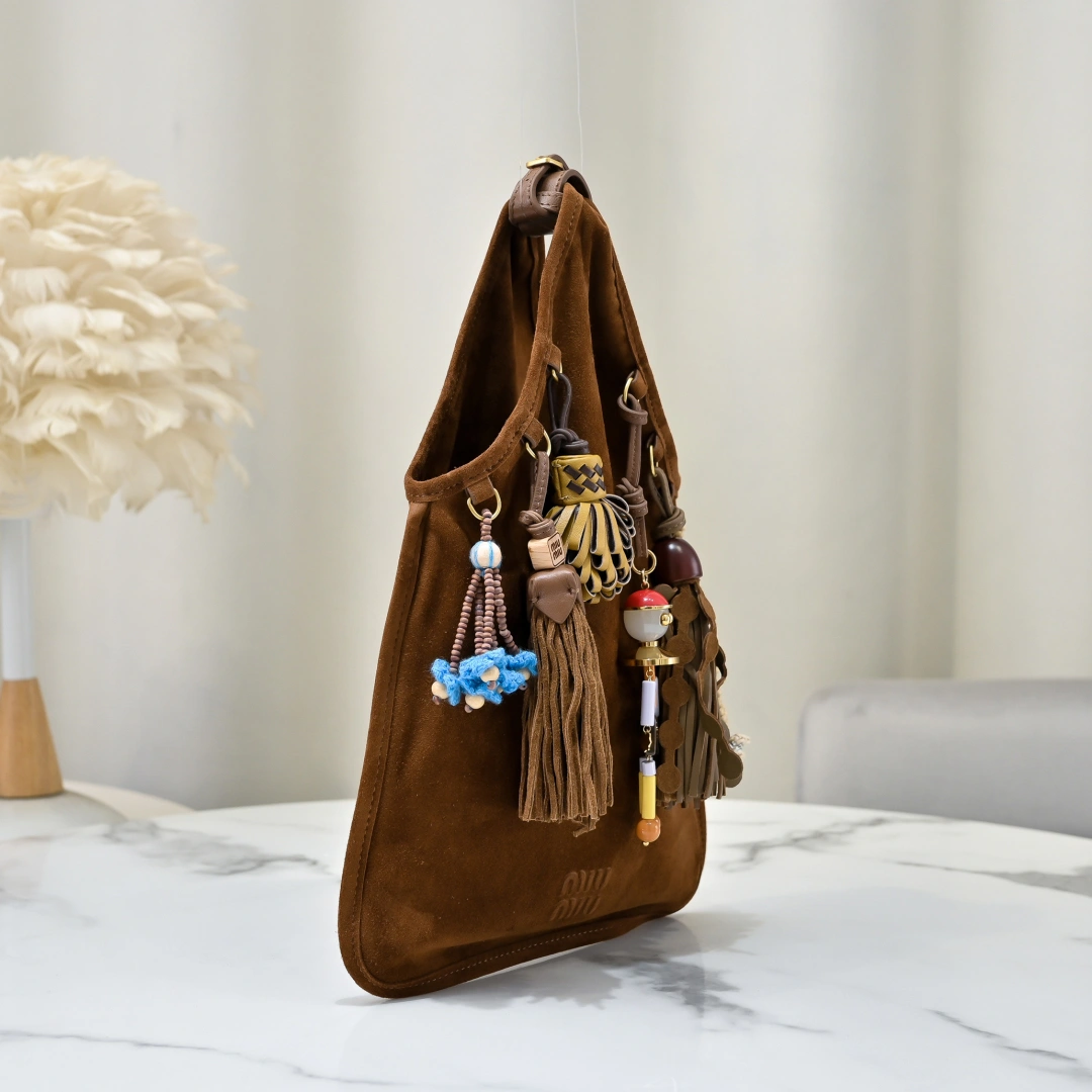 MOMO-- 7iu7iu 5BA295_2IBU_F0316 sheepskin item:E-B000G1301