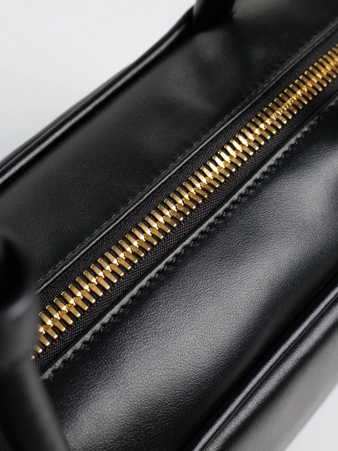 MOMO-- 7iu7iu 5BB117_2DDJ_F0002_V_MON high quality version 𝐁𝐞𝐚𝐮 item:E-B461A1243