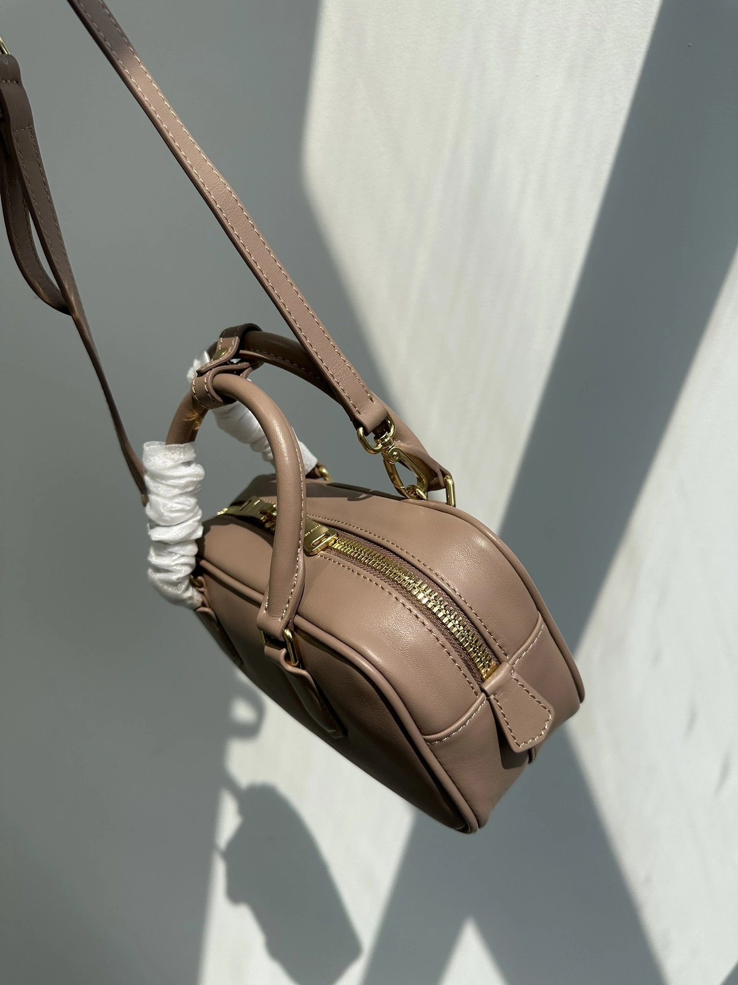 MOMO-- 7iu7iu 5BB142_2F8K_F0770_V_OOO Calfskin item:D-B432F2425