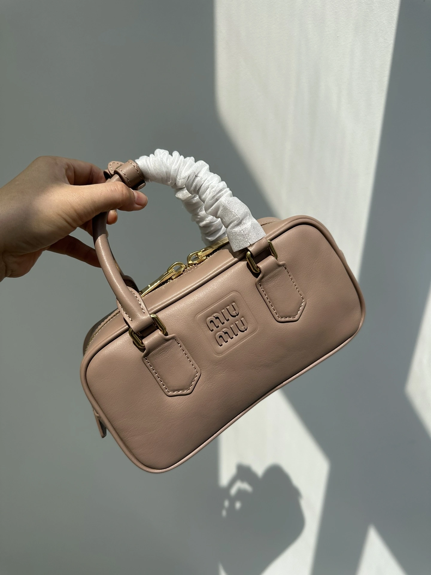 MOMO-- 7iu7iu 5BB142_2F8K_F0770_V_OOO Calfskin item:D-B432F2425