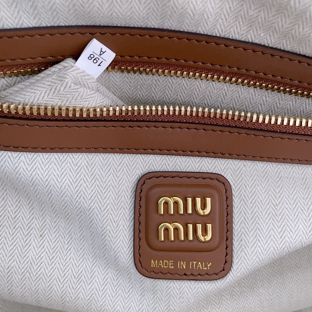 MOMO-- 7iu7iu 5BB148_2CRI_F0046 item:D-B063G2209