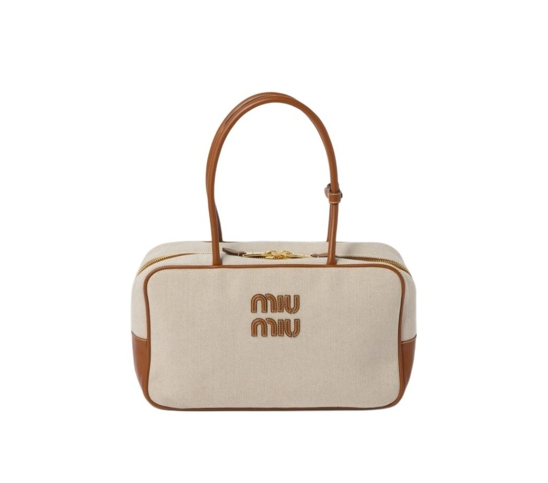 MOMO-- 7iu7iu 5BB163_2CRN_F062F_V_OOO item:D-B000G2204