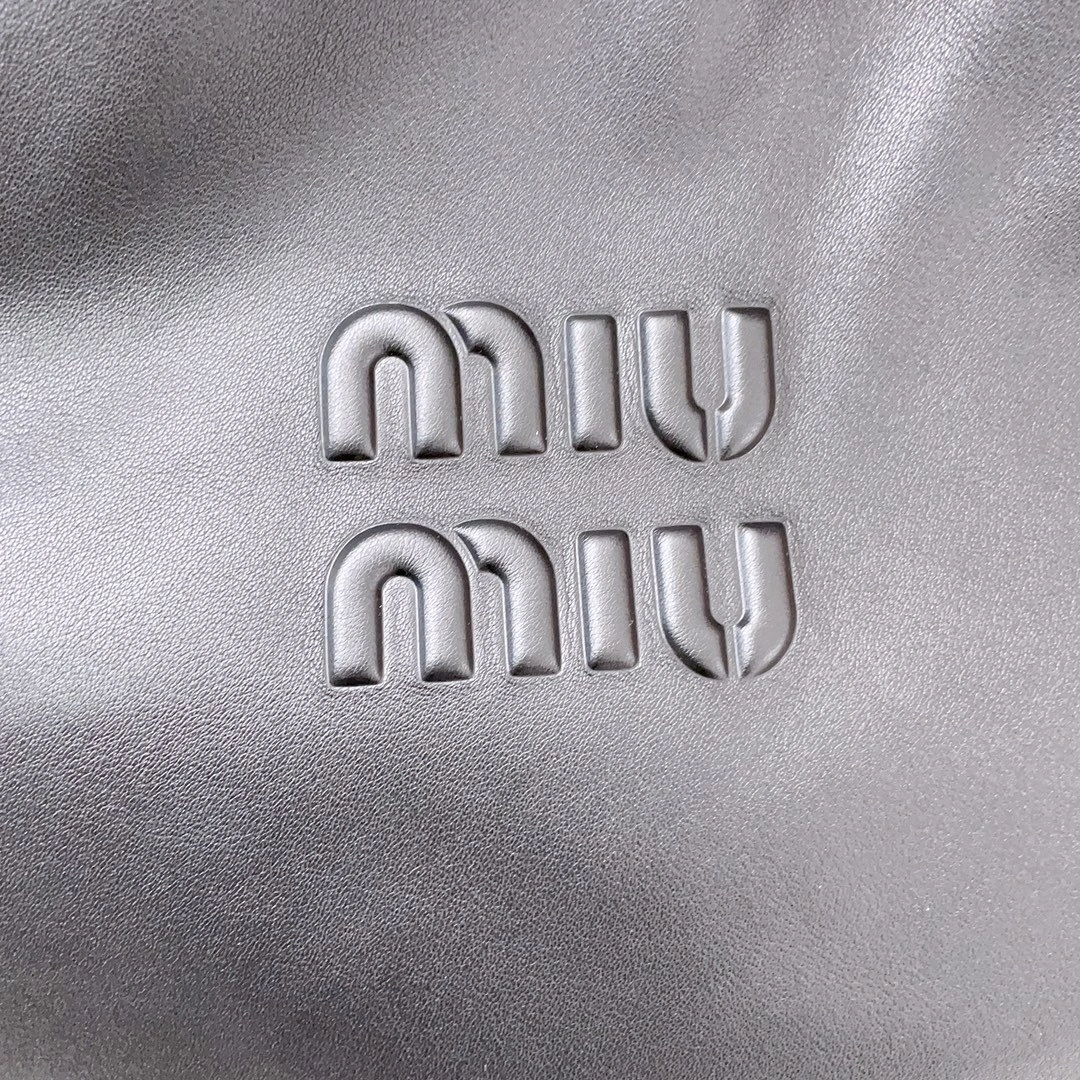 &MOMO-- 7iu7iu 5BC119-2DDJ-F0002-V-OLM Calfskin item:D-B063G2205