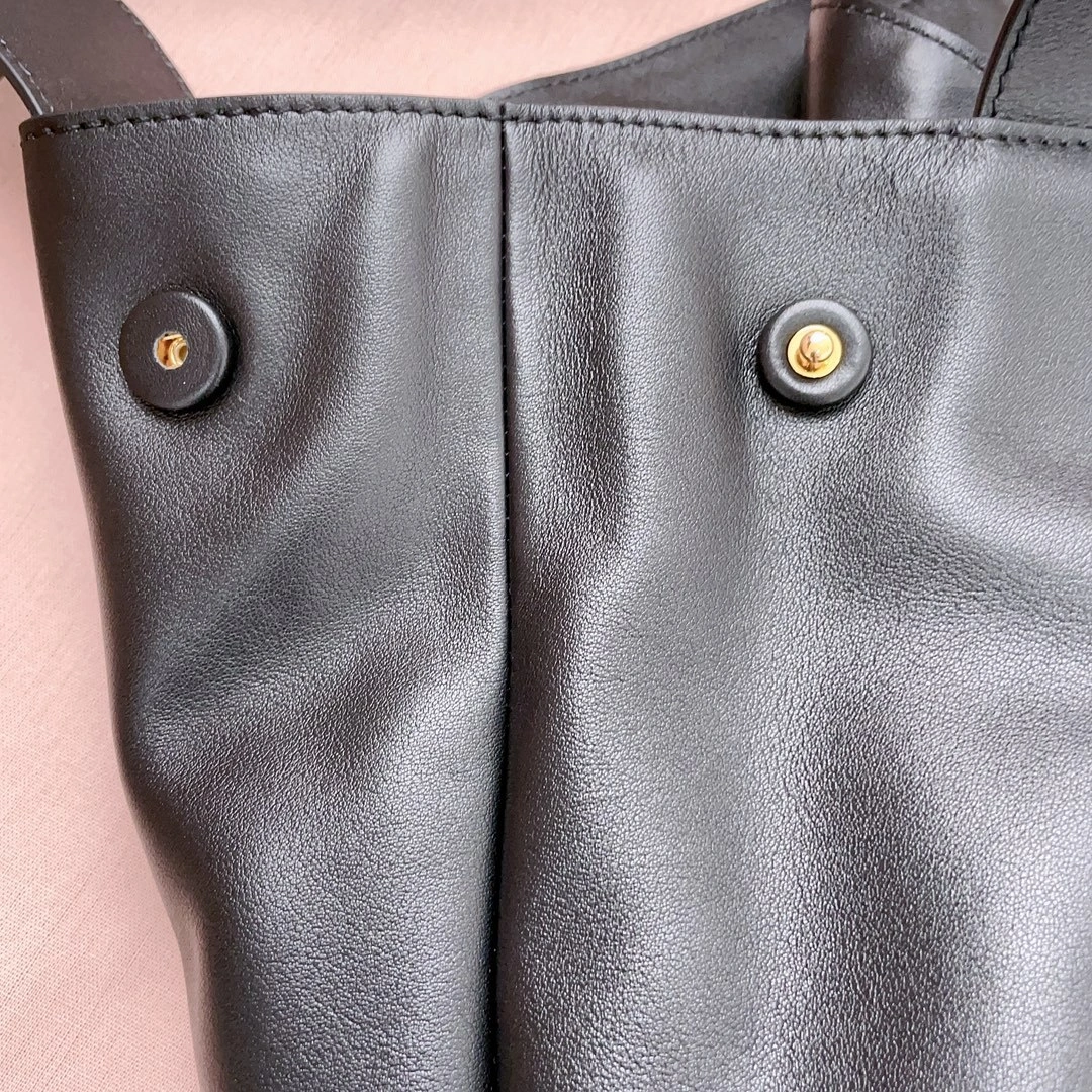 &MOMO-- 7iu7iu 5BC119-2DDJ-F0002-V-OLM Calfskin item:D-B063G2205
