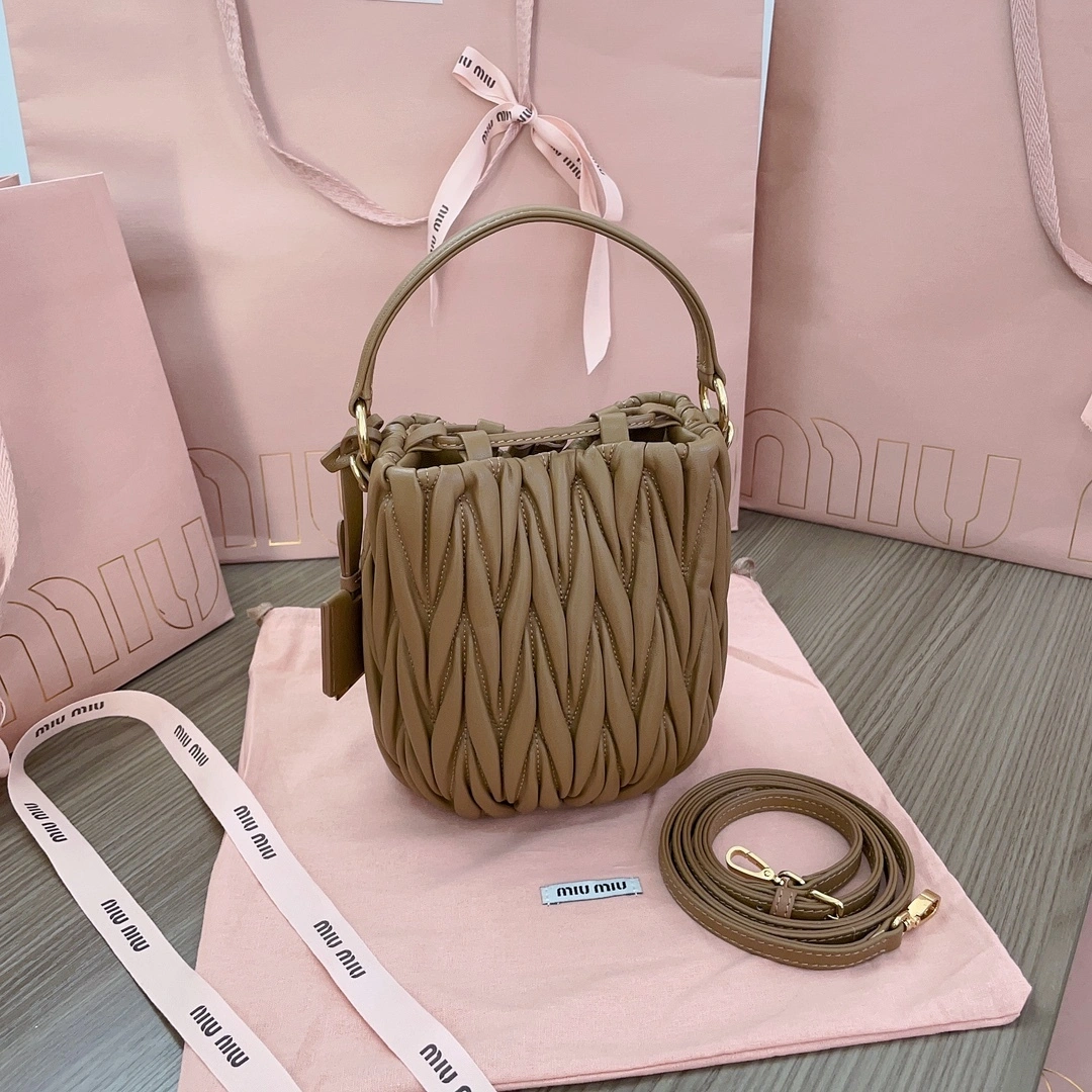 MOMO-- 7iu7iu 5BE085-N88-F098L-V-OOO item:D-B063G2302T