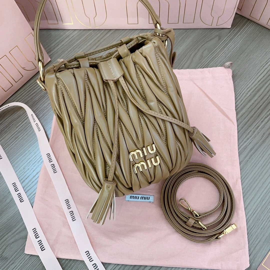 MOMO-- 7iu7iu 5BE085-N88-F098L-V-OOO item:D-B063G2302T