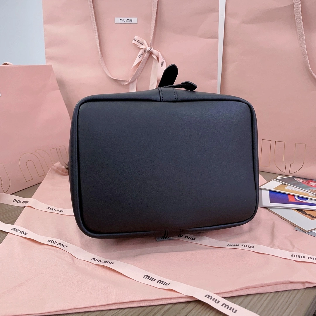 MOMO-- 7iu7iu 5BE089_2CRM_F0002_V_OOO Calfskin item:D-B063G2221