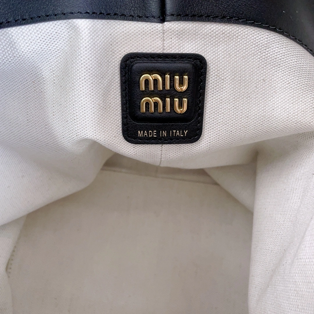 MOMO-- 7iu7iu 5BE089_2CRM_F0002_V_OOO Calfskin item:D-B063G2221